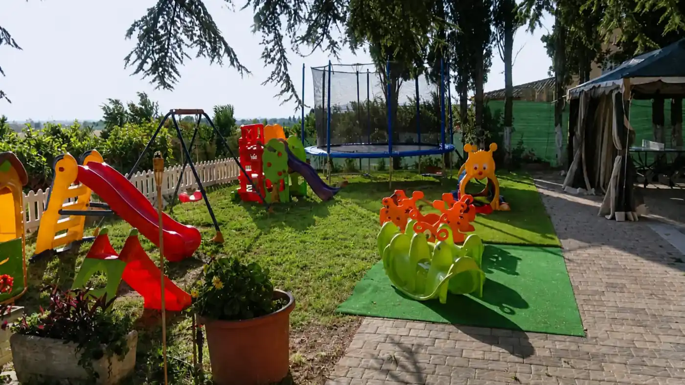 Giardino e area giochi per bambini